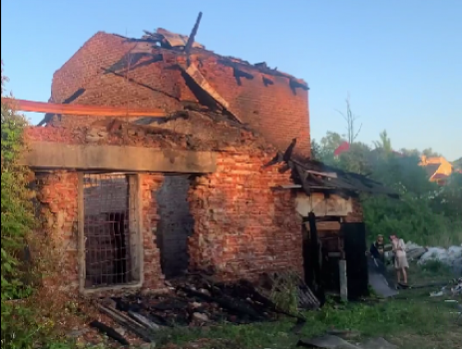 В Сосновом Бору сгорела историческая водокачка